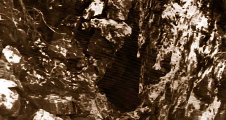 loutra-cave-entrance